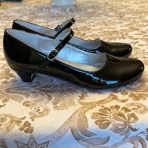 Patent leather Mary Janes